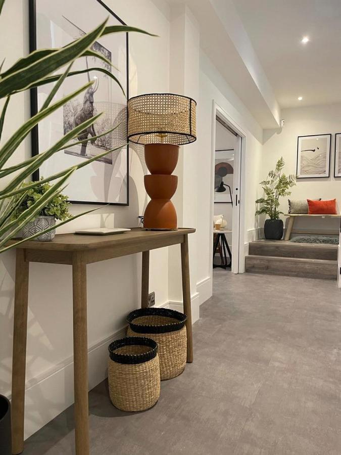 Brand New 3-Bedroom Home In Londen Buitenkant foto