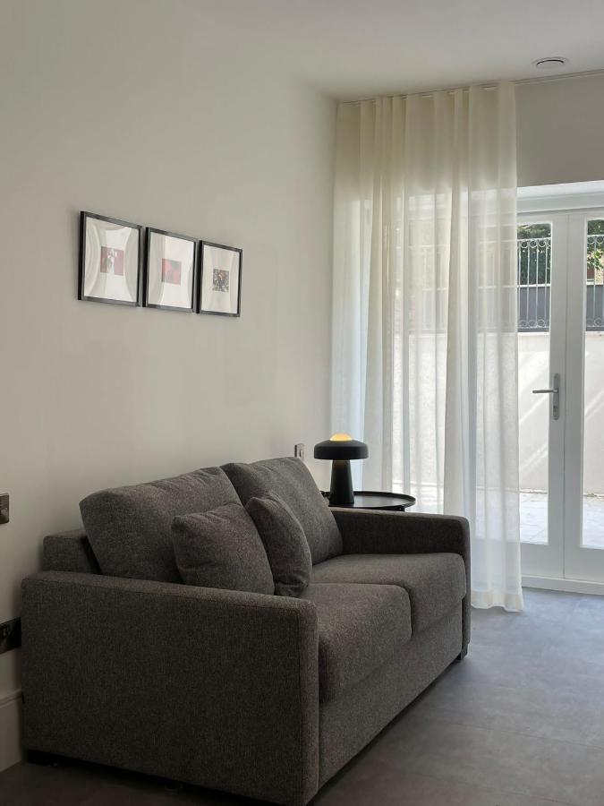 Brand New 3-Bedroom Home In Londen Buitenkant foto